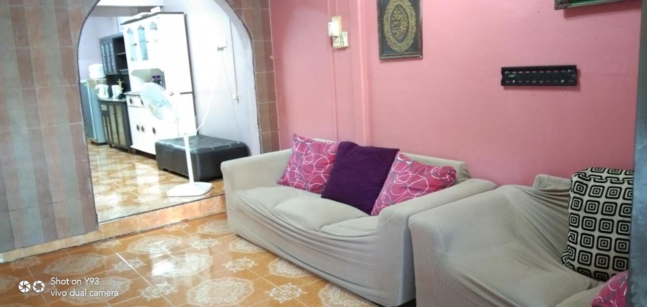 Reeniy Homestay Mersing Exteriör bild