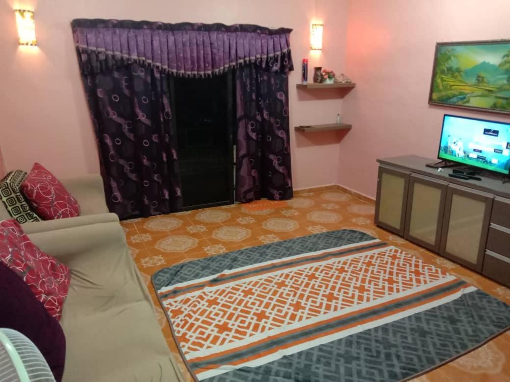 Reeniy Homestay Mersing Exteriör bild